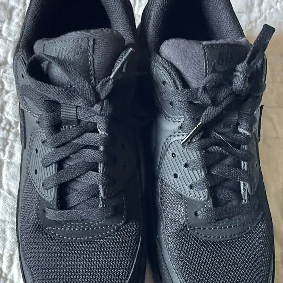 Nike Air Max 90 - men's size US 10 - black - Like New condition - Picture 3 of 8